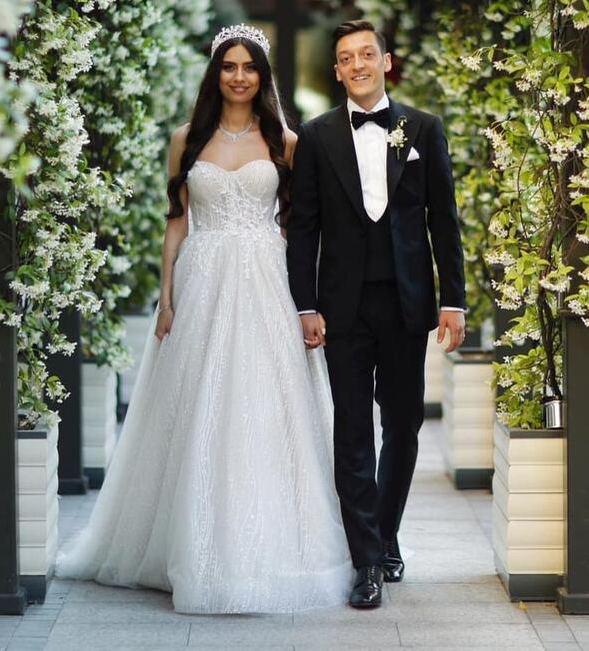 Mesut Özil ve Amine Gülşe evlendi