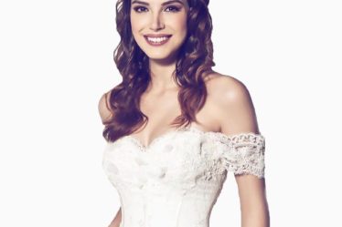 Deniz Baysal, düğününde 3 gelinlik giyecek